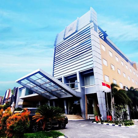 Royal Asnof Hotel Pekanbaru Esterno foto