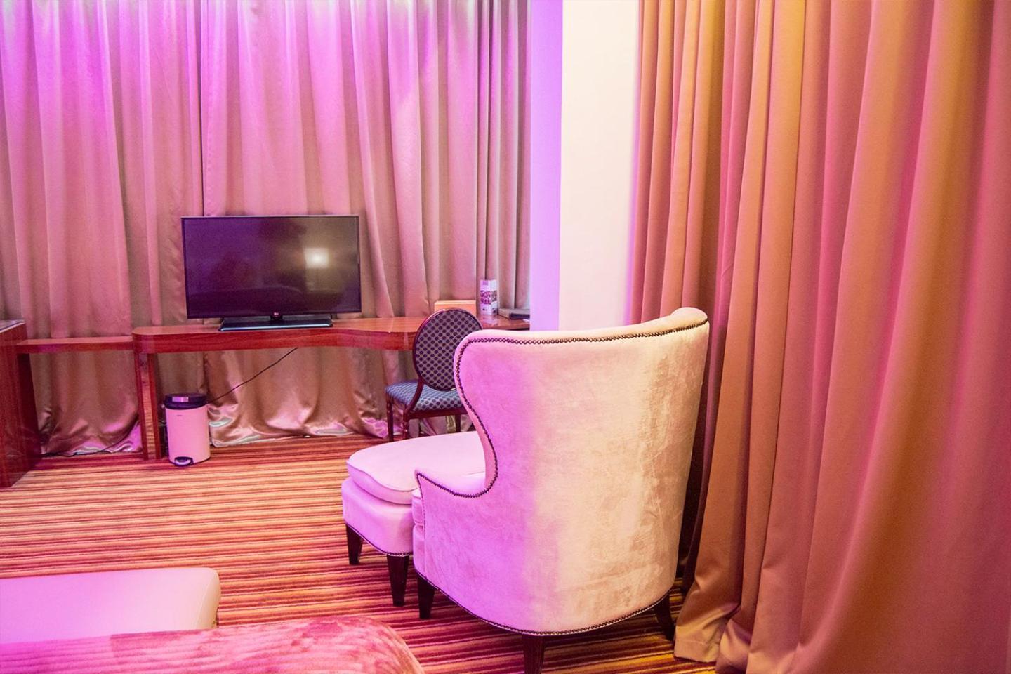 Royal Asnof Hotel Pekanbaru Esterno foto
