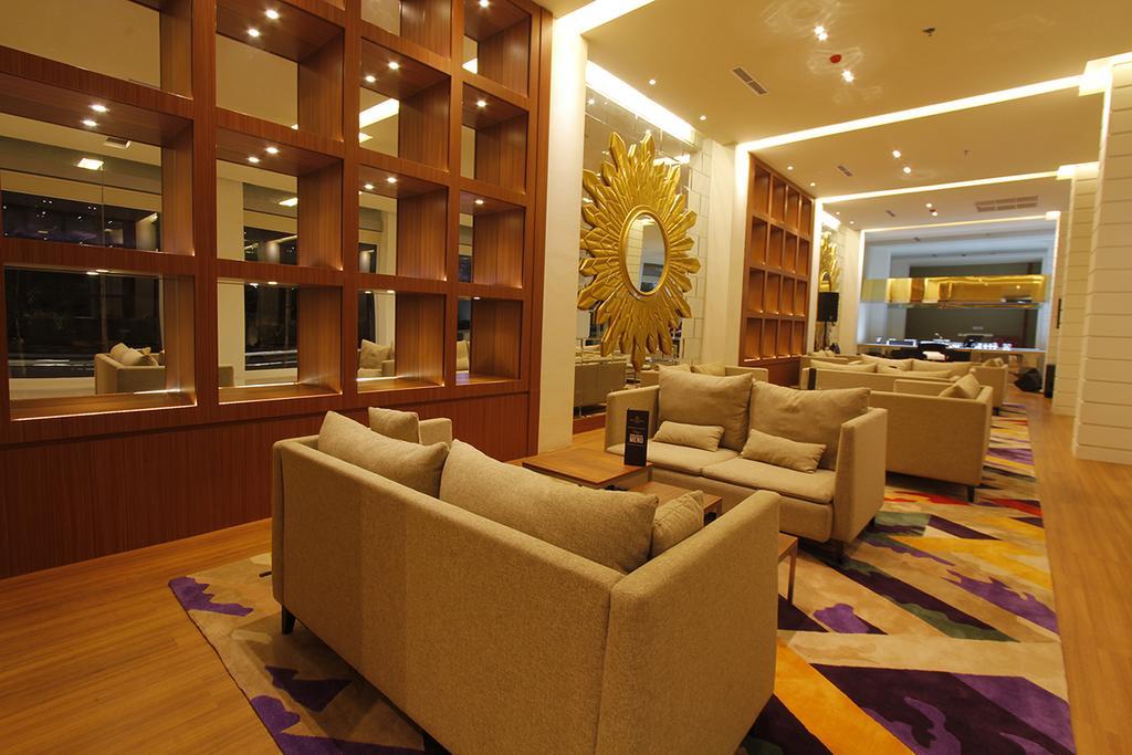 Royal Asnof Hotel Pekanbaru Esterno foto