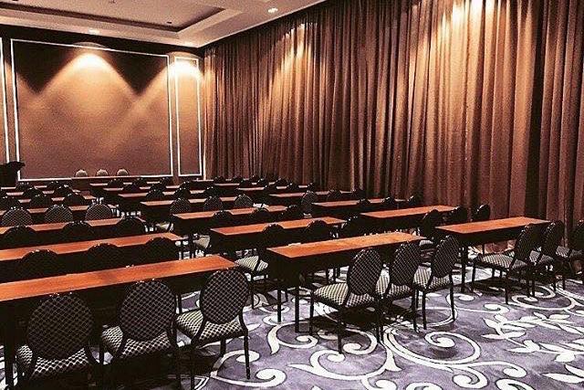 Royal Asnof Hotel Pekanbaru Esterno foto