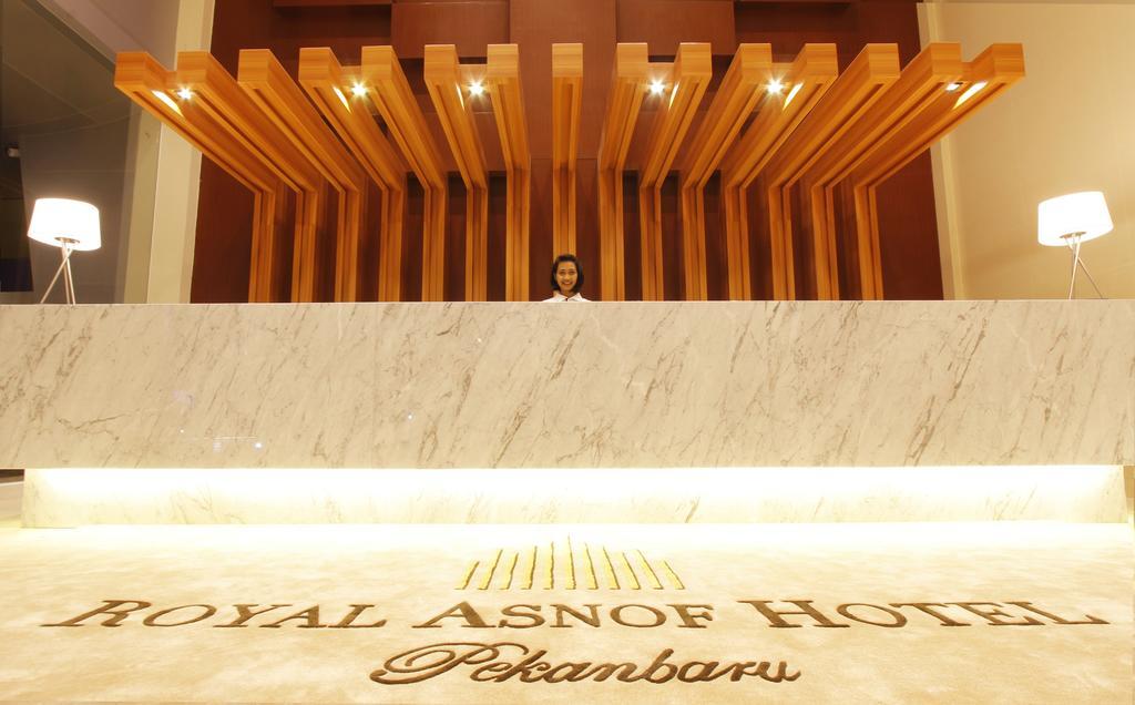 Royal Asnof Hotel Pekanbaru Esterno foto