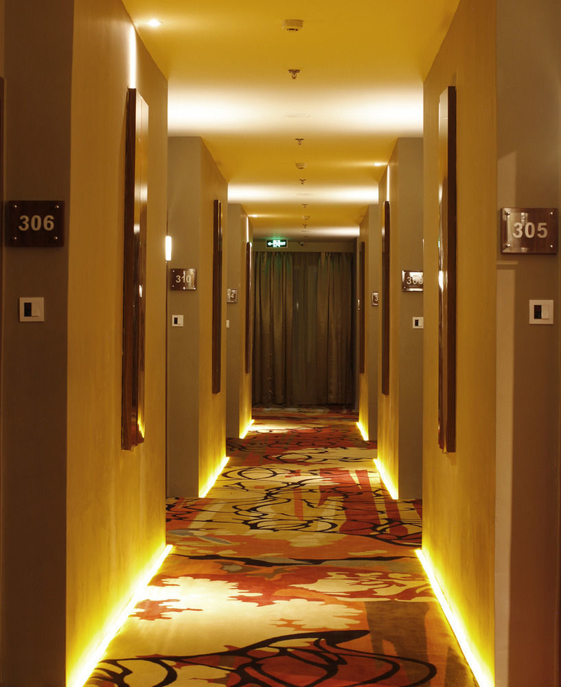 Royal Asnof Hotel Pekanbaru Esterno foto