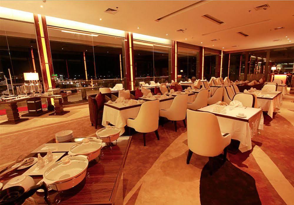 Royal Asnof Hotel Pekanbaru Esterno foto