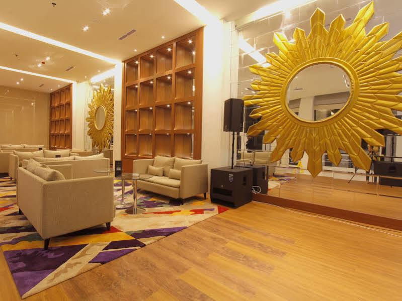 Royal Asnof Hotel Pekanbaru Esterno foto